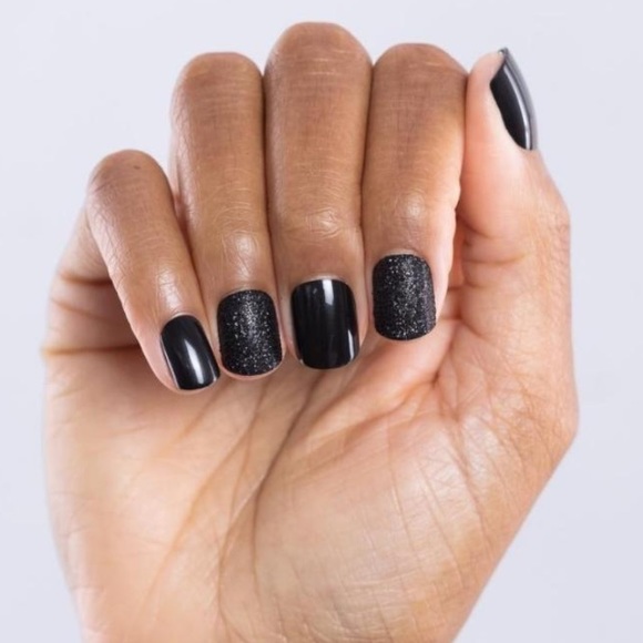 Ali’s Black Tie Affair Red Aspen Nail Dashes short square - Picture 2 of 5